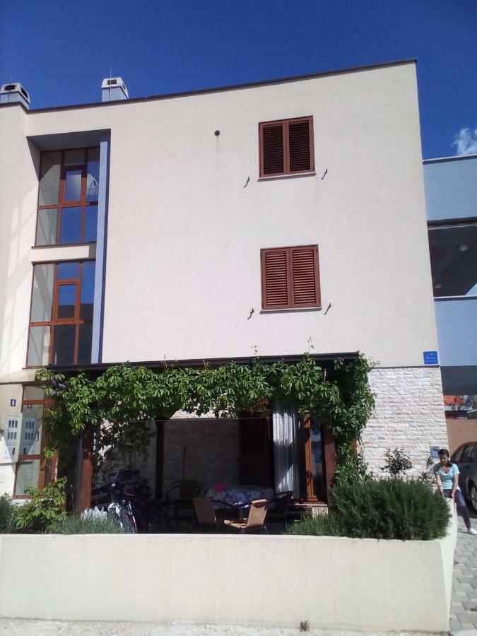 Apartman Edi Нин Экстерьер фото